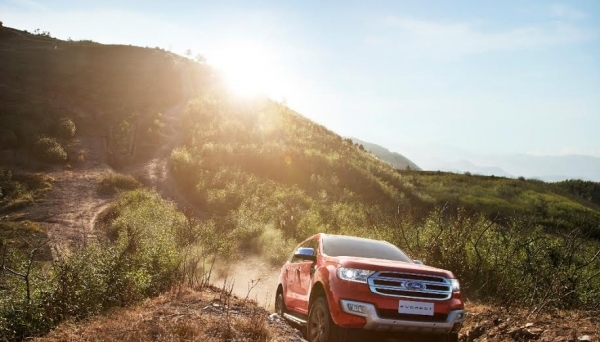 Ford Việt Nam công bố giá bán xe Ford Everest mới